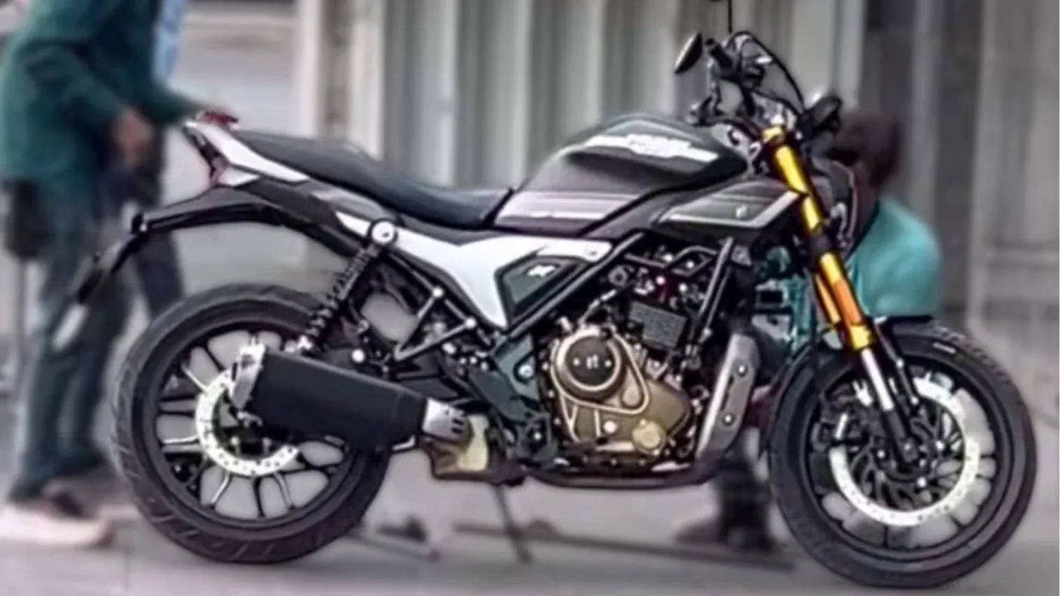 2025 Hero Mavrick 440 Clear Pics Emerge, Launch Soon